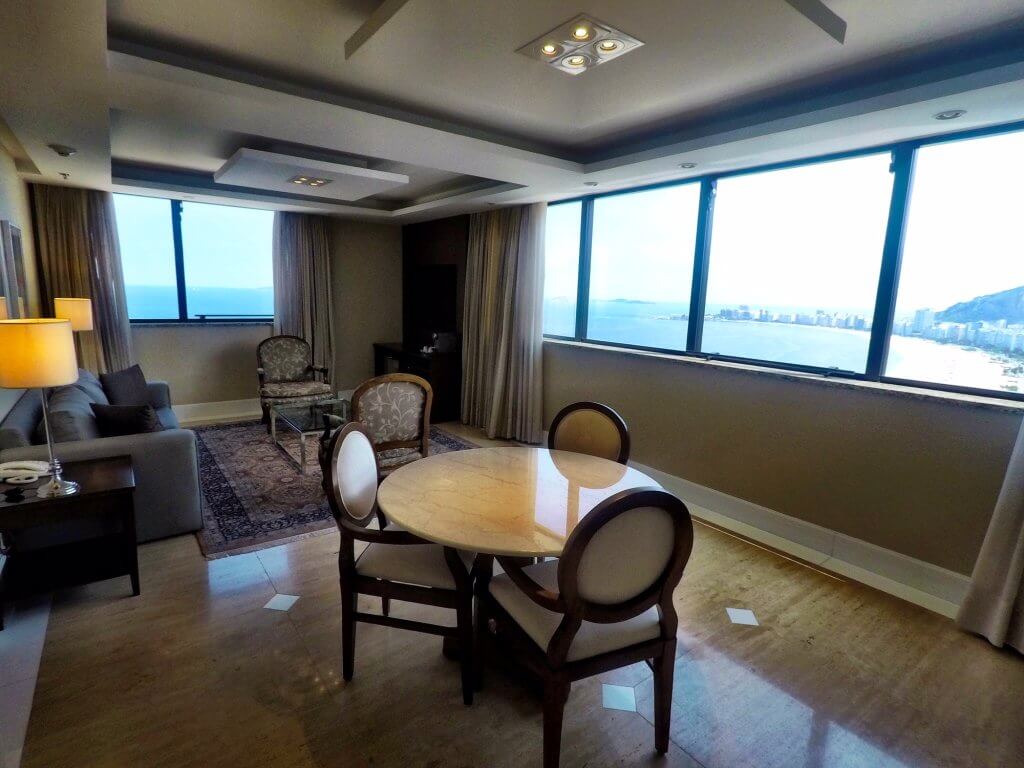 Sala da Suite Ocean view Hilton Copacabana 